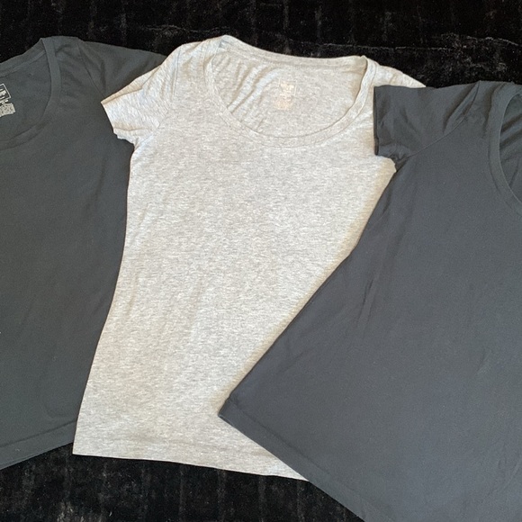 Set of 3 Basic Mossimo Supply Scoop Neck T Shirts 2 Medium One Small - Picture 3 of 12